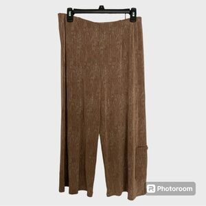 Coldwater Creek calf-length pants. Women’s size medium.